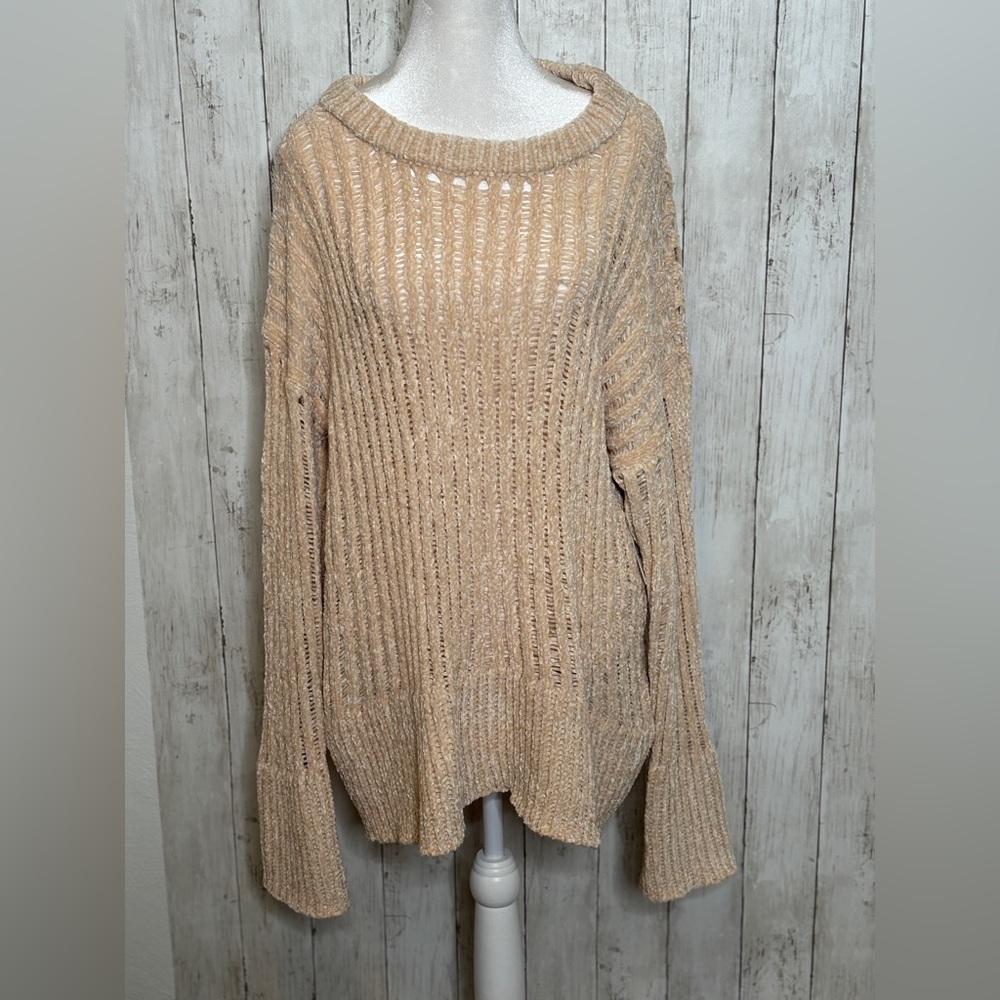 MOD on Trend Beige long sleeve/bell cuff- Size M/L NWT